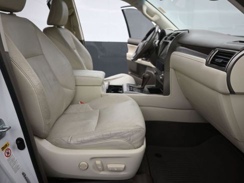 Used 2014 Lexus GX 460 image 27