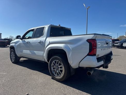 Used 2024 Toyota Tacoma Limited image 4
