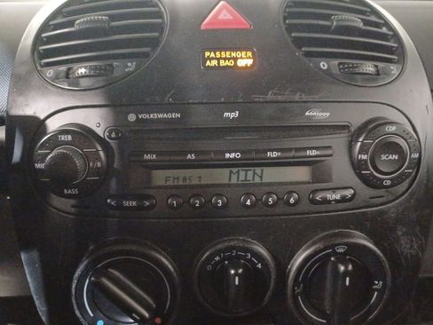 Used 2005 Volkswagen Beetle GLS image 12