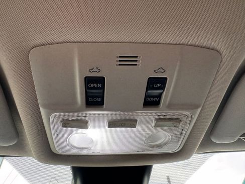 Used 2017 Toyota Corolla SE w/ SE Premium Package image 28