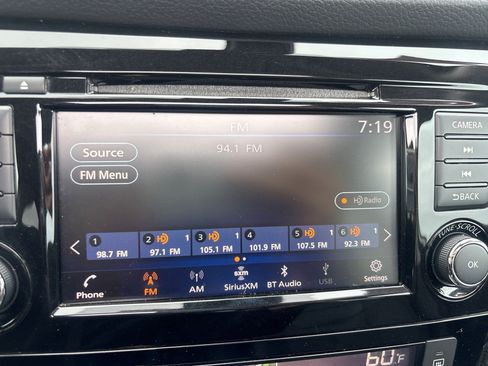 Used 2019 Nissan Rogue SL w/ Premium Package AWD/4WD image 12