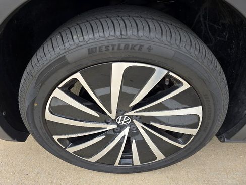 Used 2024 Volkswagen ID.4 Pro AWD/4WD image 10