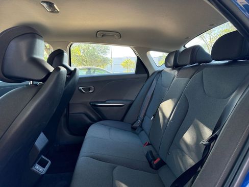 Used 2025 Kia K4 LXS image 28