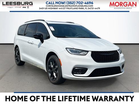 New 2026 Chrysler Pacifica Limited w/ S Appearance Package AWD/4WD image 1