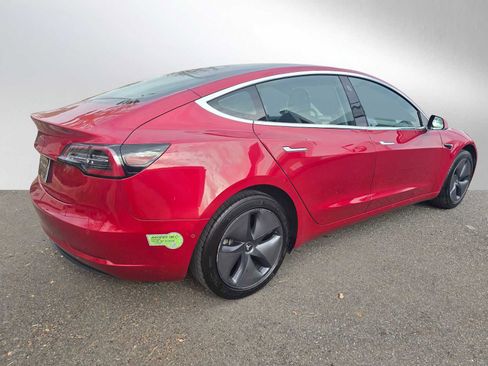 Used 2019 Tesla Model 3 Standard Range image 3