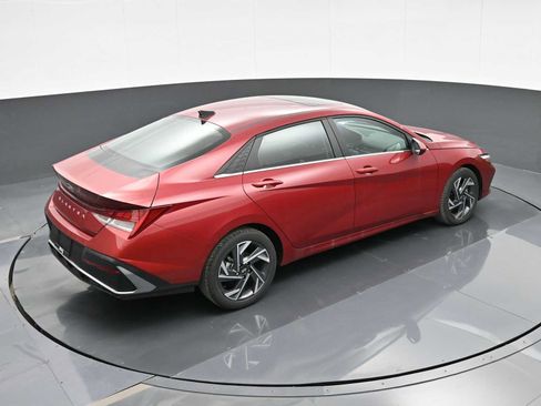 Certified 2024 Hyundai Elantra SEL w/ Convenience Package image 25