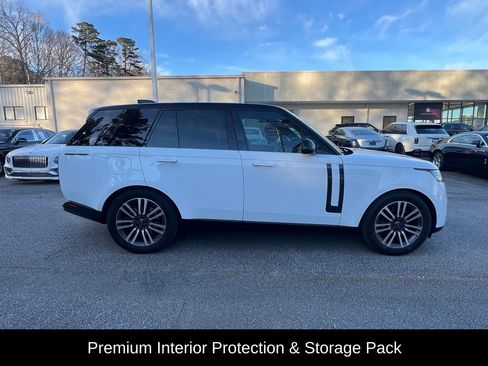 Used 2023 Land Rover Range Rover SE image 8