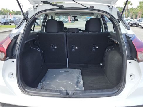 Used 2025 Nissan Kicks Play S FWD image 6