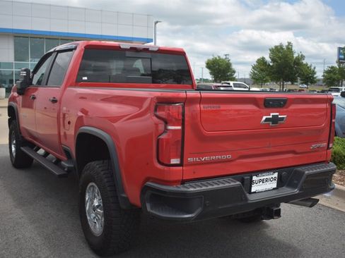 Used 2025 Chevrolet Silverado 2500 ZR2 w/ Technology Package AWD/4WD image 6