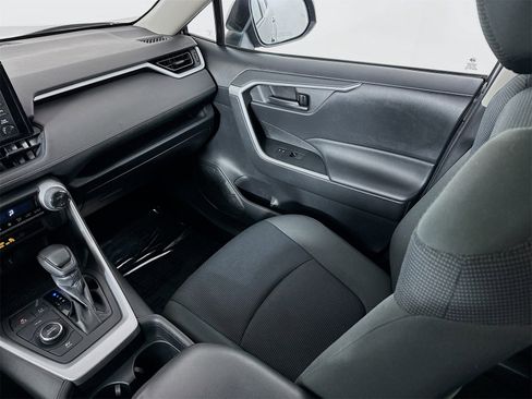 Certified 2020 Toyota RAV4 LE image 22