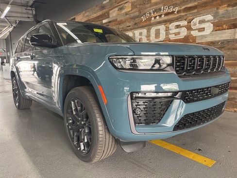 New 2026 Jeep Grand Cherokee L Summit w/ Obsidian Package AWD/4WD image 41