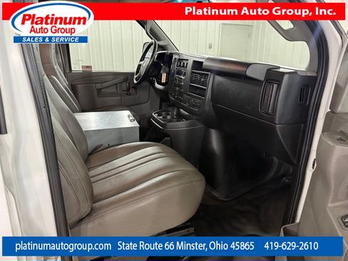 Used 2018 Chevrolet Express 3500 Extended w/ Driver Convenience Package RWD image 39