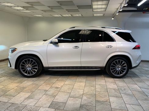 Used 2024 Mercedes-Benz GLE 350 4MATIC w/ AMG Line Exterior image 4