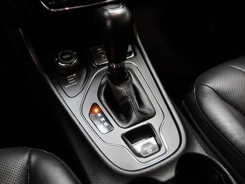 Used 2021 Jeep Cherokee Latitude Lux image 28