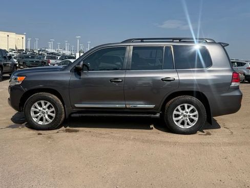 Used 2018 Toyota Land Cruiser w/ Preferred Accessory Package AWD/4WD image 2