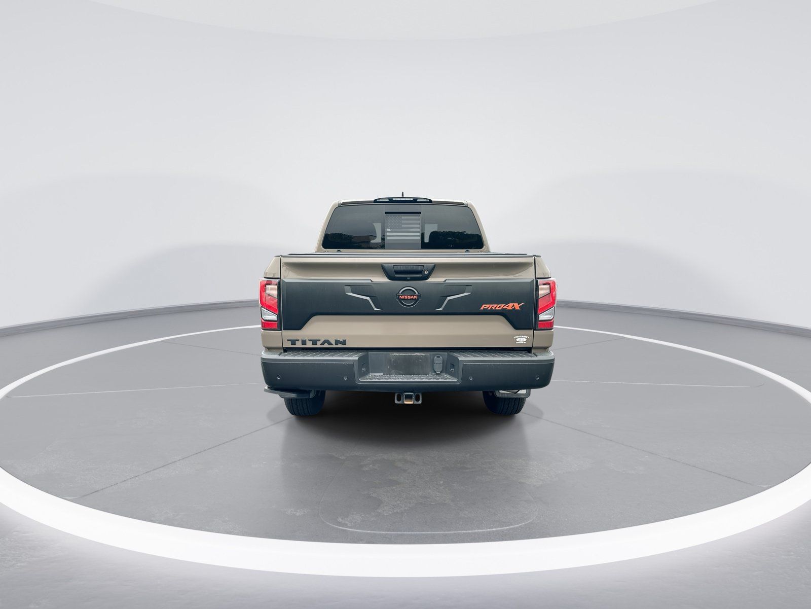 Used 2022 Nissan Titan PRO-4X w/ Pro-4x Convenience Package AWD/4WD image 8
