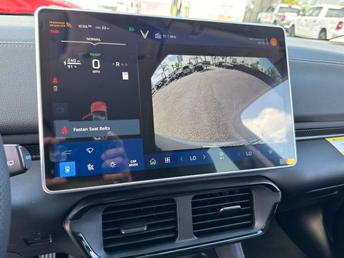 New 2025 VinFast VF 8 Eco AWD/4WD image 28