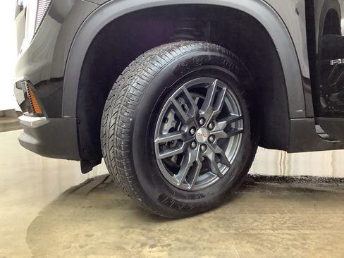Used 2025 GMC Acadia Elevation FWD image 27
