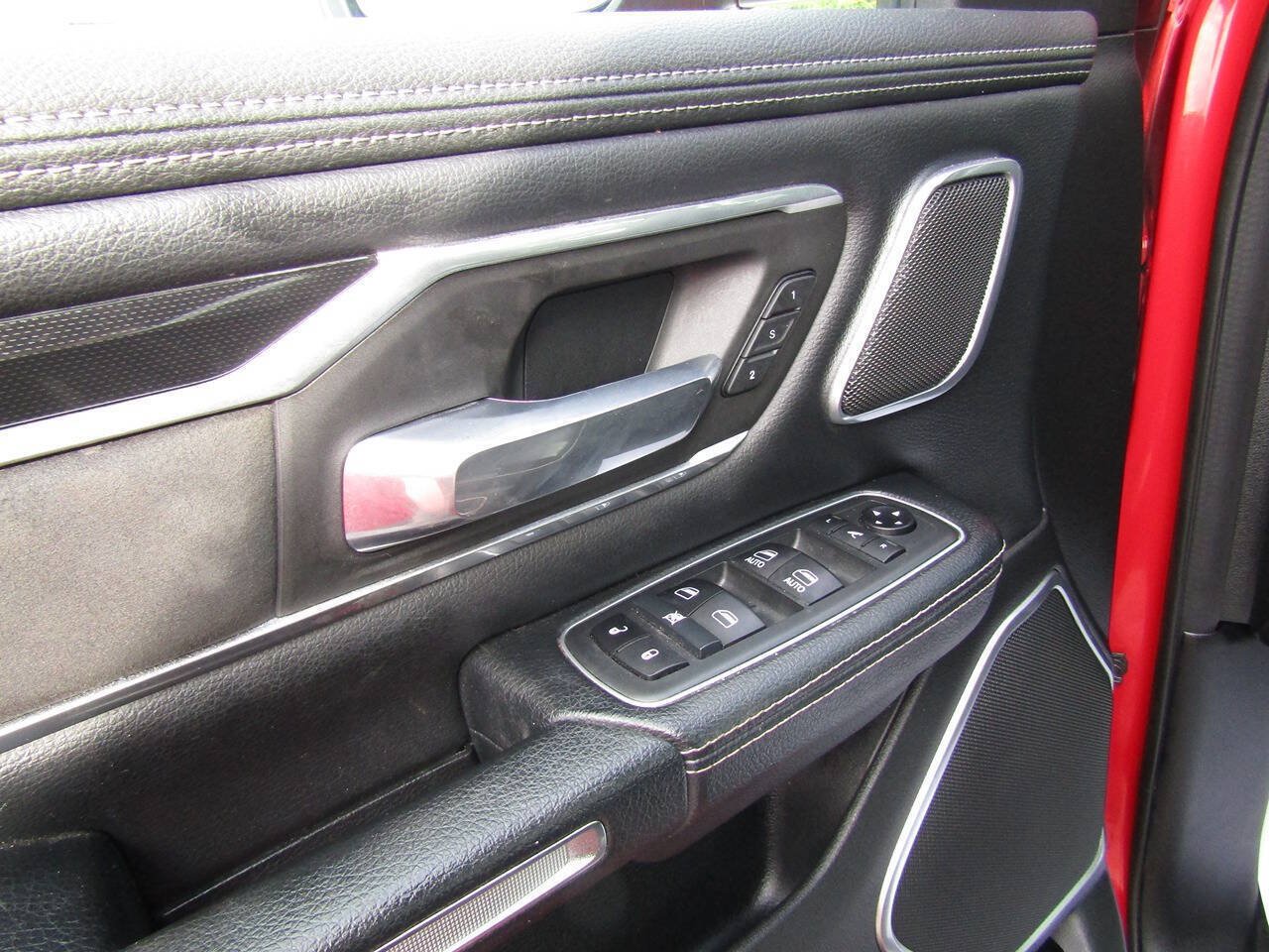 Used 2020 RAM 1500 Laramie w/ Night Edition AWD/4WD image 9
