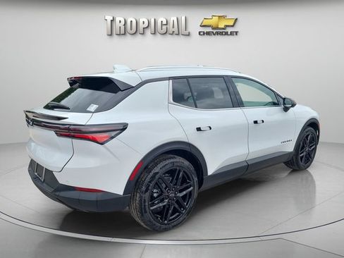 New 2026 Chevrolet Equinox EV LT w/ LPO, Blackout Package FWD image 5
