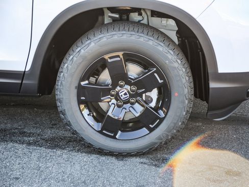 New 2025 Honda Ridgeline Black Edition image 10