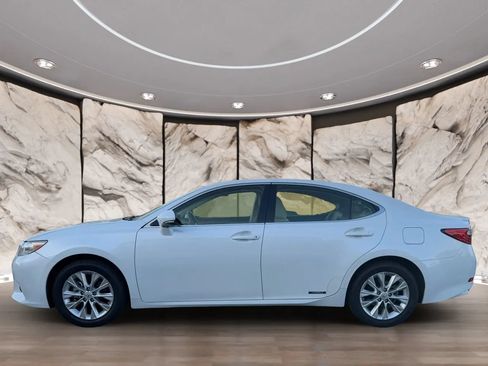 Used 2013 Lexus ES 300h w/ Luxury Pkg FWD image 5