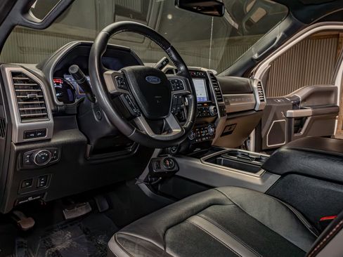 Used 2020 Ford F450 Platinum w/ FX4 Off-Road Package image 14