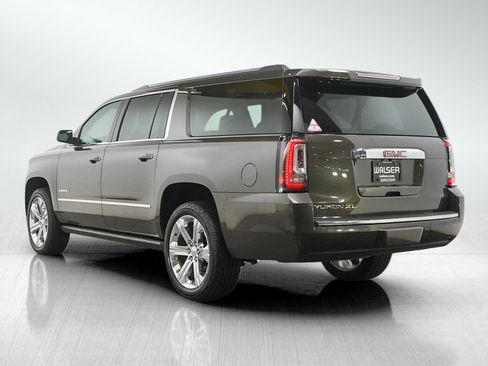 Used 2019 GMC Yukon XL Denali w/ Denali Ultimate Package AWD/4WD image 3