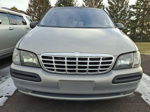 Used 2000 Chevrolet Venture LS image 2