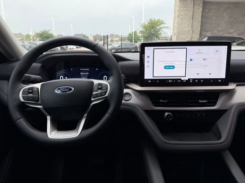 New 2026 Ford Explorer Active RWD image 36