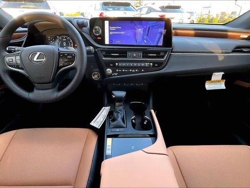 New 2025 Lexus ES 350 w/ Premium Package image 5