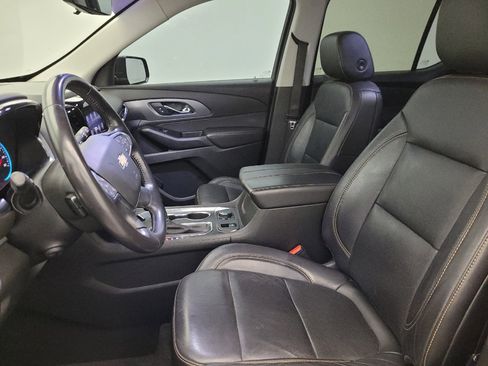 Used 2020 Chevrolet Traverse Premier FWD image 17
