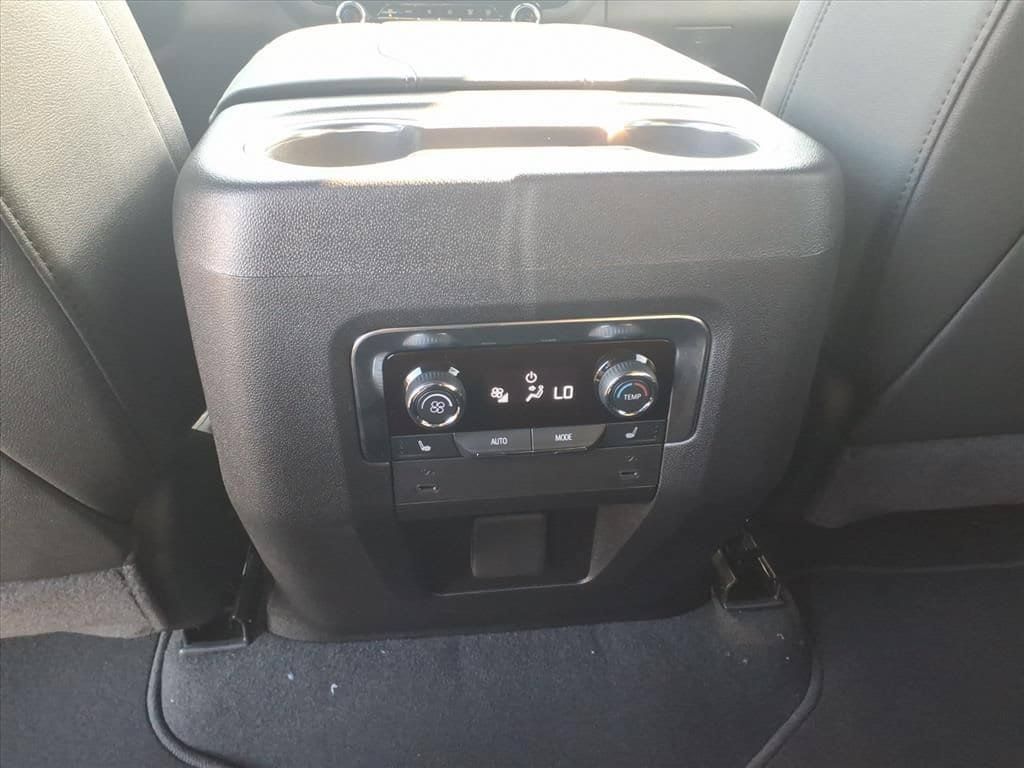 New 2026 Chevrolet Suburban LT w/ Comfort Package RWD image 19
