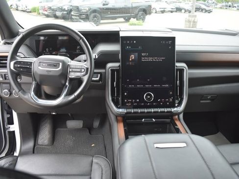 Used 2025 GMC Yukon Denali RWD image 20
