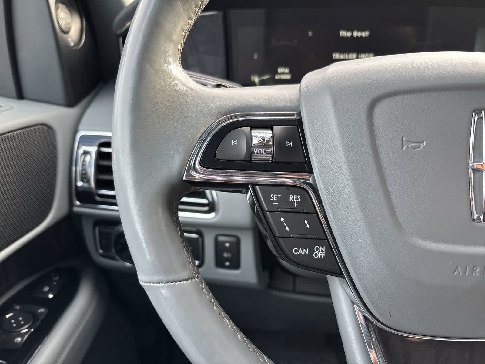 Used 2018 Lincoln Navigator Reserve w/ Technology Package AWD/4WD image 15