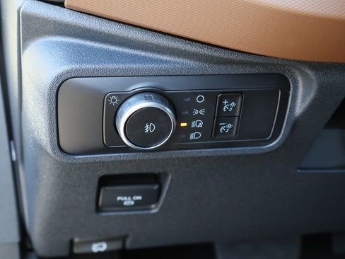 Used 2024 Ford Bronco Outer Banks image 12