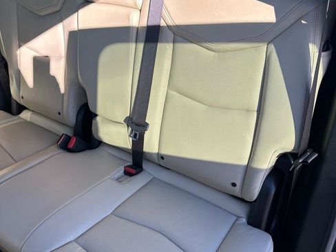 Used 2017 Cadillac XT5 Luxury w/ Driver Awareness Package image 27