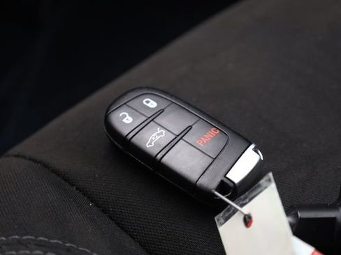 Used 2023 Dodge Challenger SXT RWD image 28