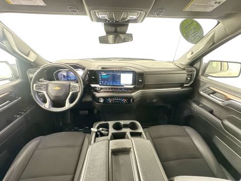 Used 2024 Chevrolet Silverado 1500 LT AWD/4WD image 3
