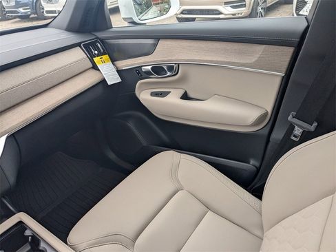 New 2026 Volvo XC90 T8 Plus w/ Protection Package Premier image 26