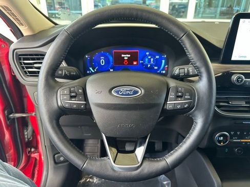 Certified 2020 Ford Escape Titanium FWD image 23