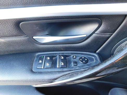 Used 2017 BMW 330e image 29