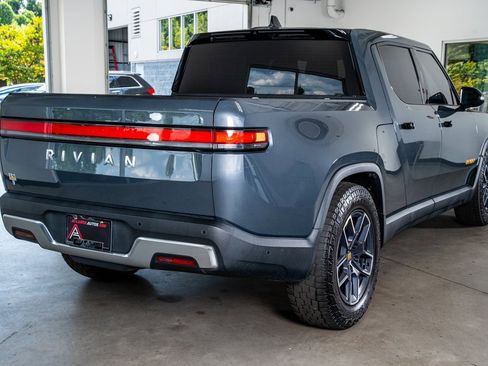 Used 2022 Rivian R1T Launch Edition image 6