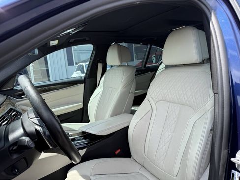 Used 2018 BMW 530i xDrive AWD/4WD image 12