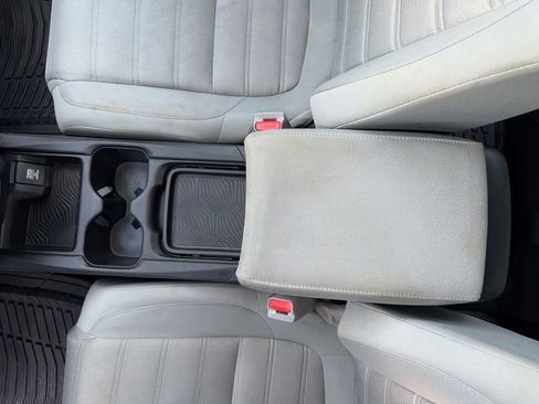 Used 2018 Honda CR-V LX image 24