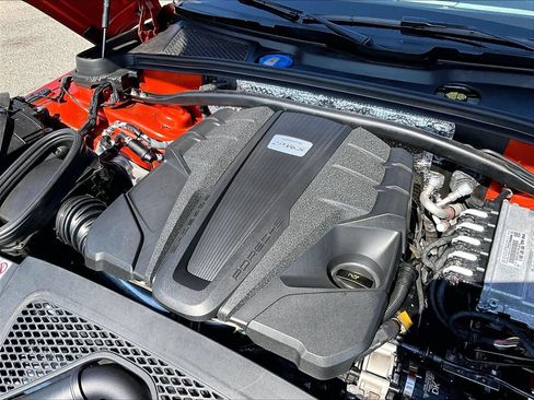 Certified 2022 Porsche Macan S AWD/4WD image 24