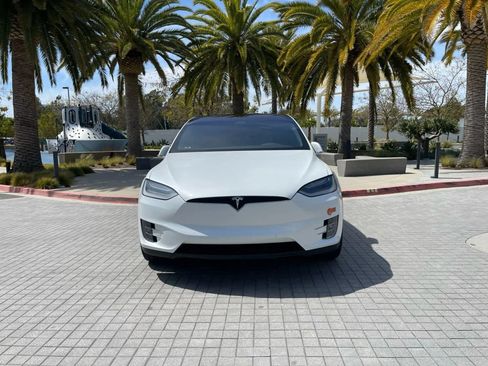 Used 2018 Tesla Model X 100D AWD/4WD image 4