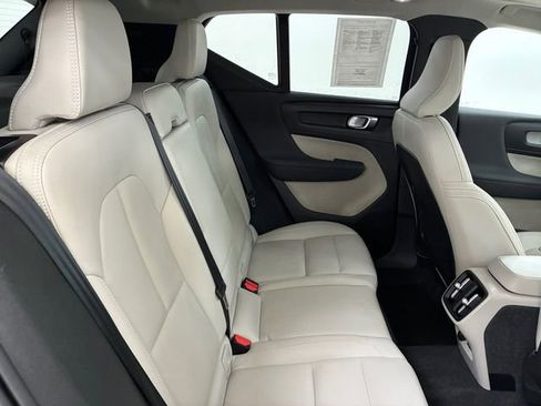 Used 2024 Volvo XC40 B5 Plus AWD/4WD image 16