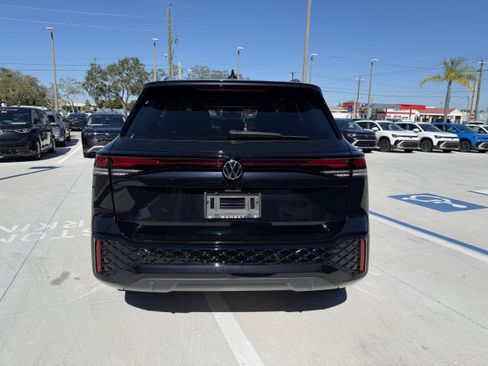 New 2026 Volkswagen Tiguan SE R-Line image 4