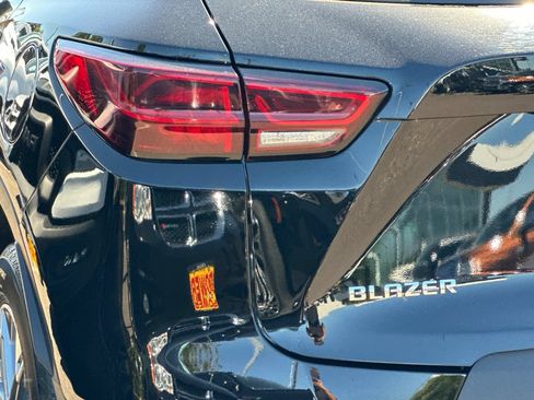 Used 2024 Chevrolet Blazer LT w/ Convenience Package FWD image 25